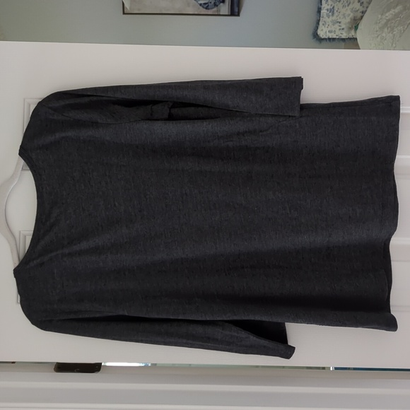 Old Navy super soft 3/4 in sleeve t shirt - Picture 2 of 4